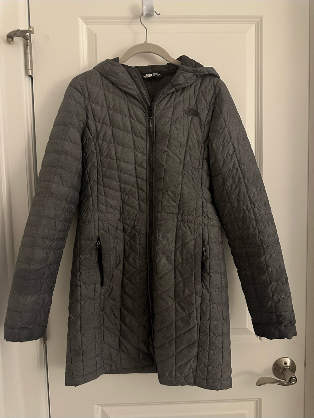 The North Face Women's Quilted Hooded Coat - Gray